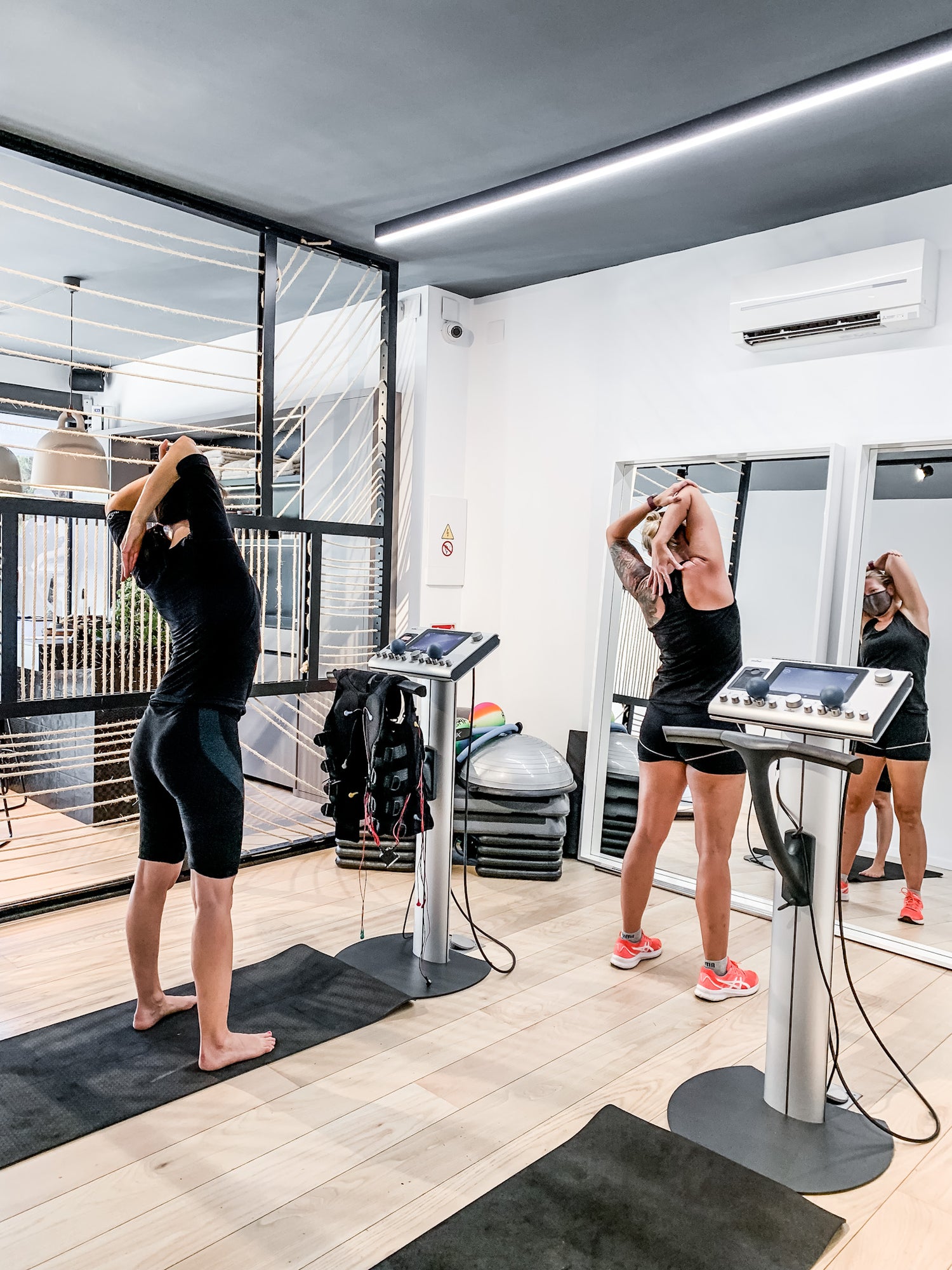 At Speedfitness, we believe in the “try before you buy” approach. While EMS Fitness training can benefit just about anyone, we recognize that it is a new way of personal training and you may not be aware of the benefits. Portals Nous Mallorca 